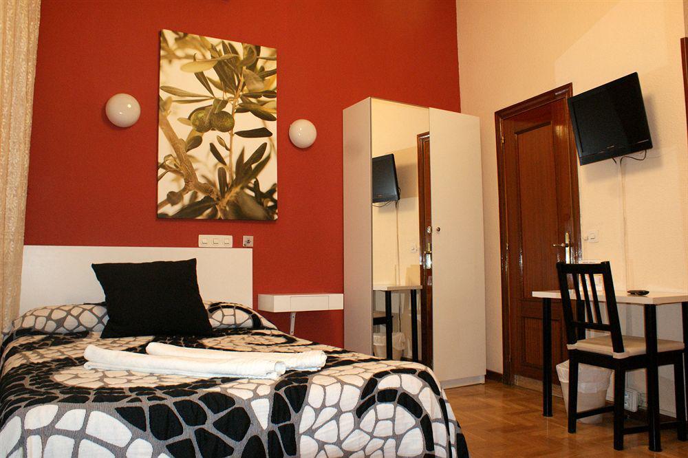 Hostal Rias Bajas Madrid Exteriér fotografie