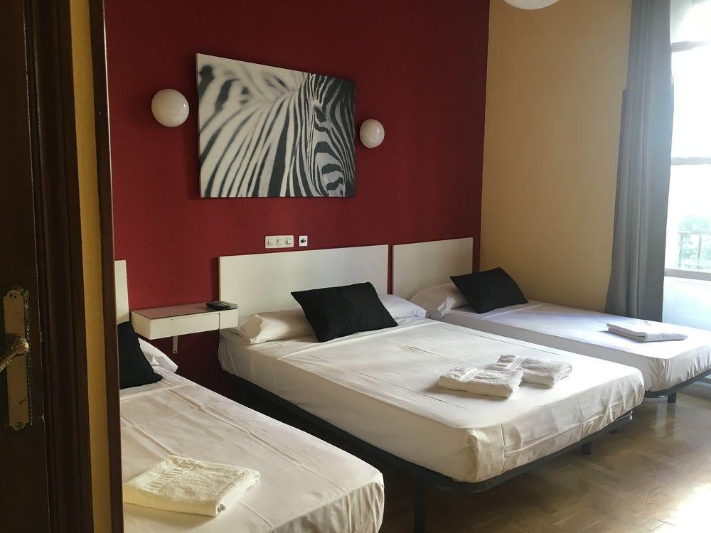 Hostal Rias Bajas Madrid Exteriér fotografie
