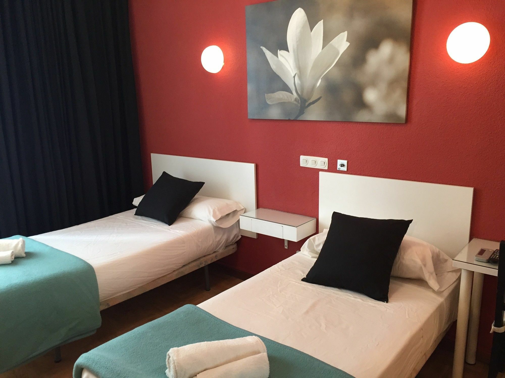 Hostal Rias Bajas Madrid Exteriér fotografie